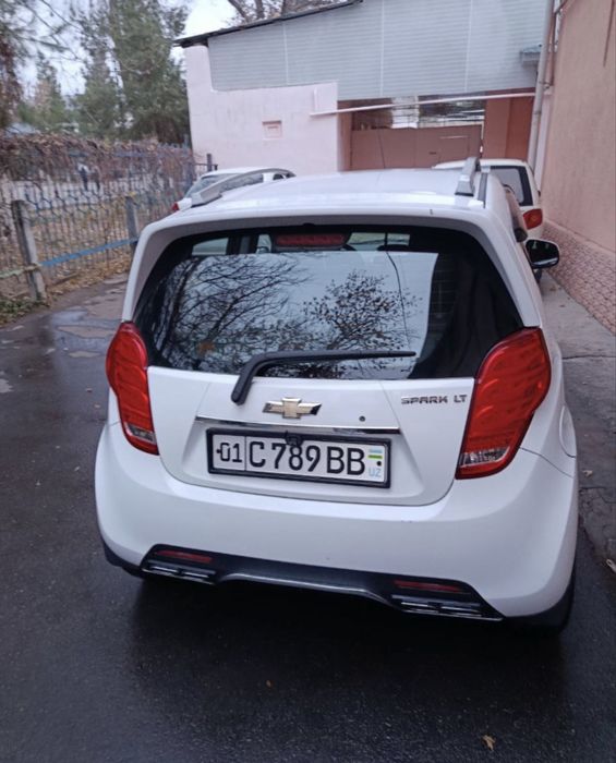 Продается Авто Chewrolet Spark 2017 года автомат.