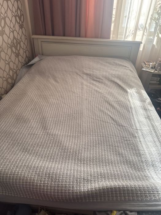 Продам двухспальную кровать