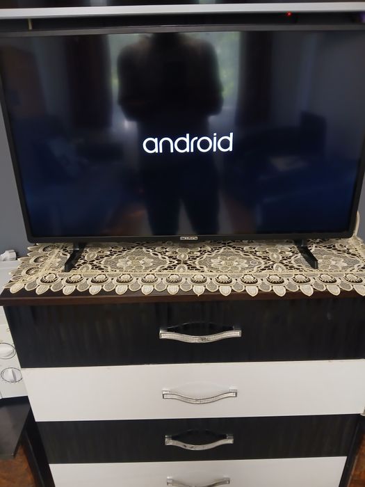 Vând tv smart st rligwtde 32 inchi 81 cm