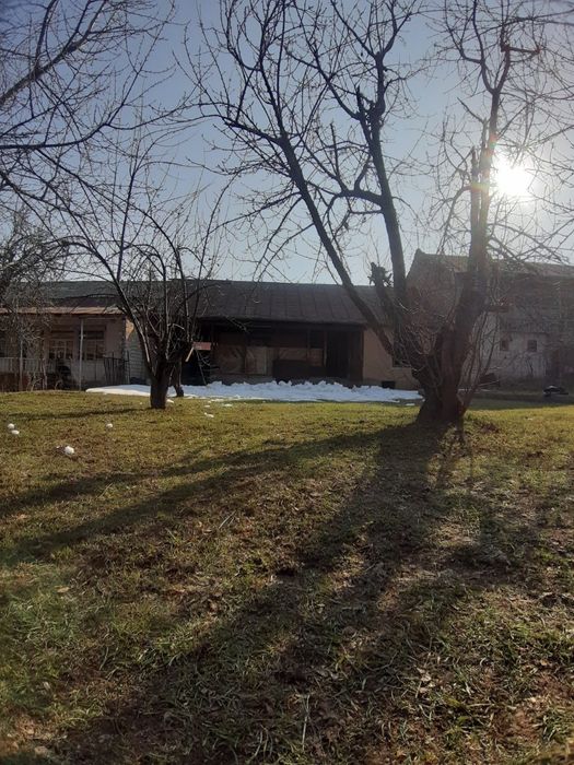 Charvoq dacha sotiladi srochna