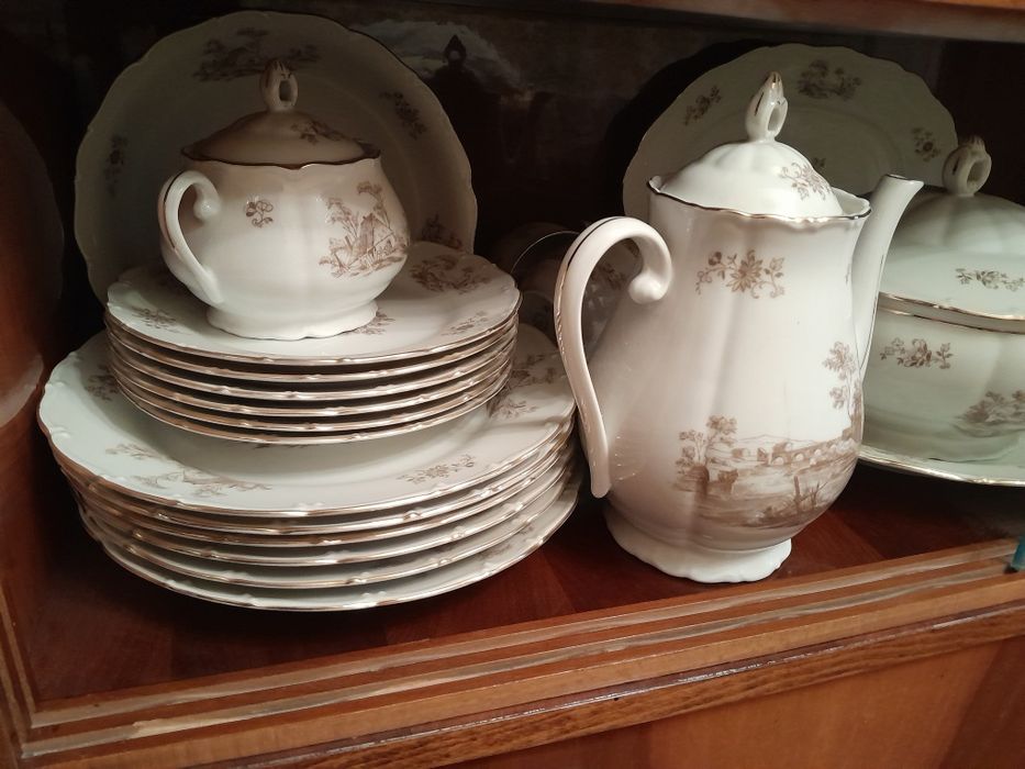 Столовый сервиз на 6 персон.