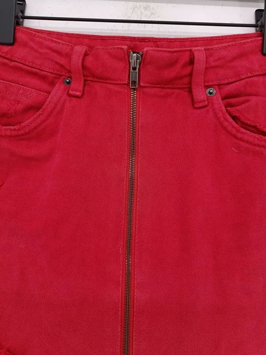 Пола от Bershka; червена S