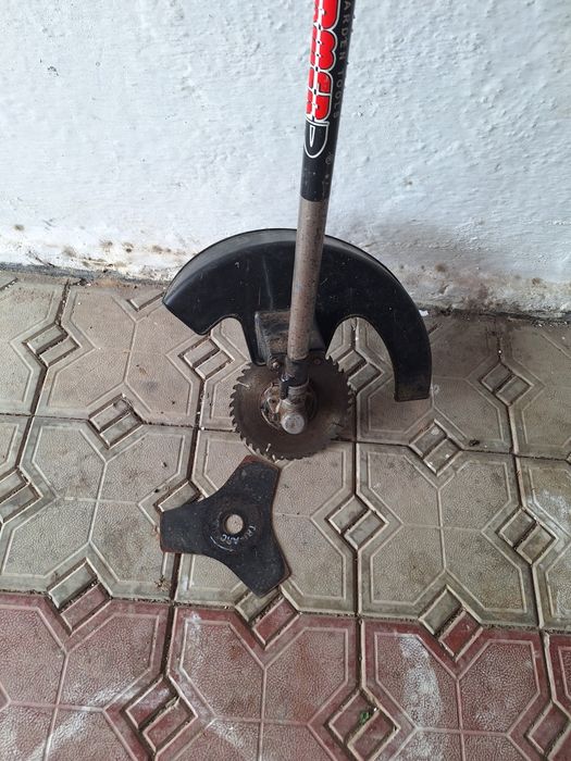 Продам триммер электрический