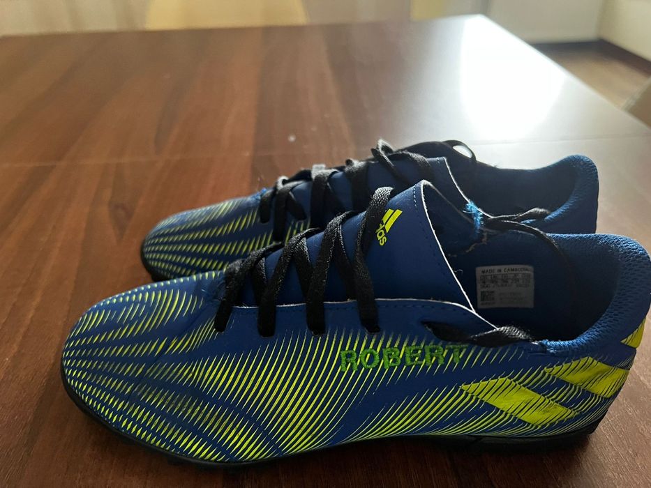 Ghete fotbal, Adidas 36