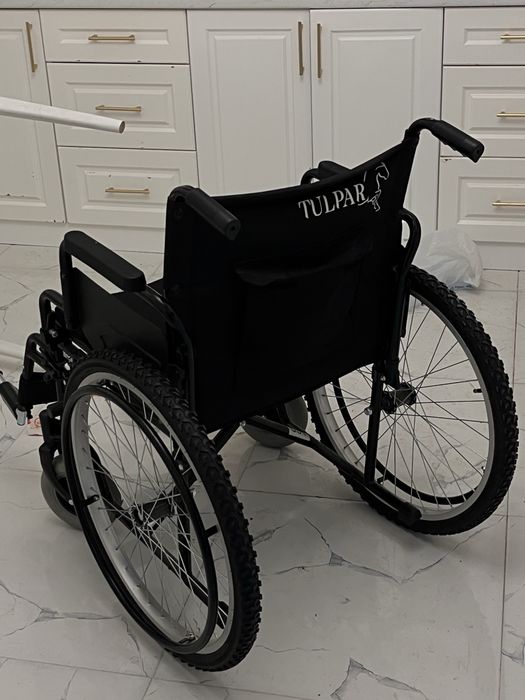 Инвалидное кресло почти новое