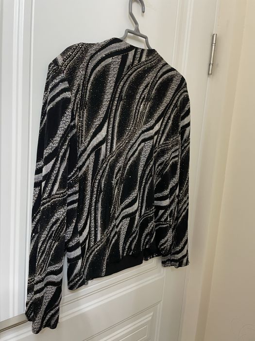 Нарядная кофта продается