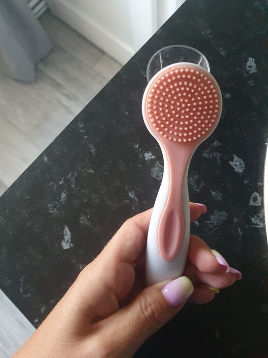 Perie faciala , nefolosita