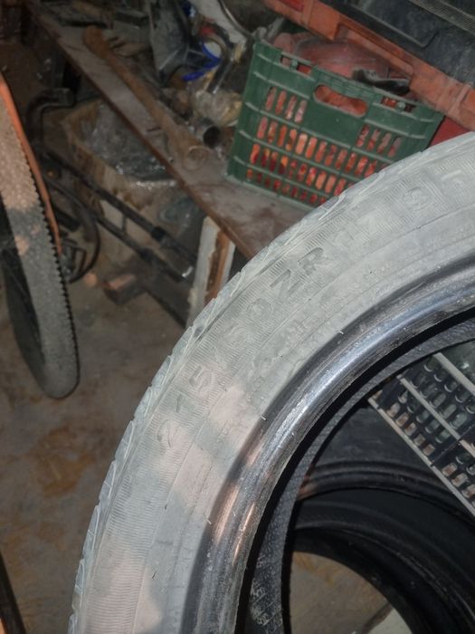 Продам шины R17 215/50