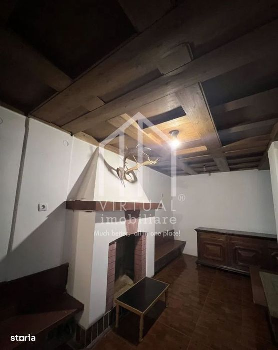 Casa formata din 2 apartamente, 2 garaje,  3 bai - zona Trei Stejari