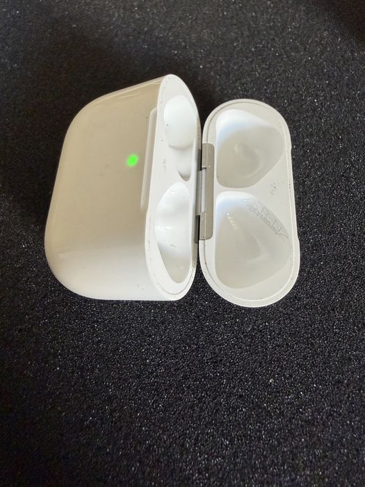 Airpods 4 без шумодава кейс оригинал