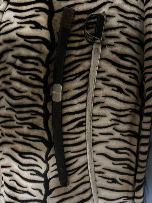 Sabie foarte veche in stare buna