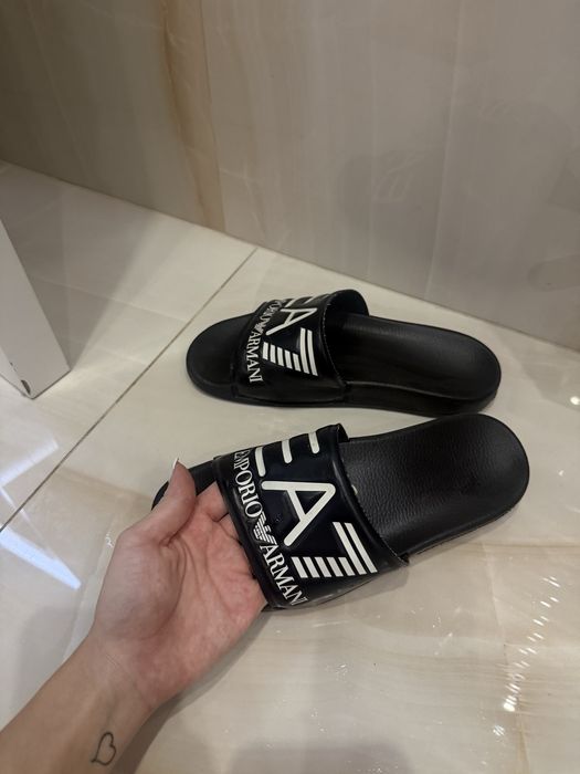 Чехли Emporio Armani в черен цвят,38ми размер