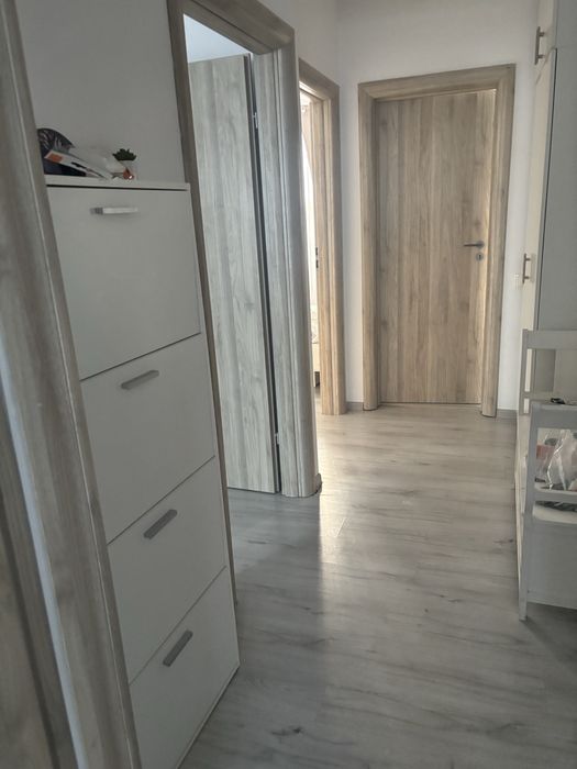 Inchiriez apartament 3 camere