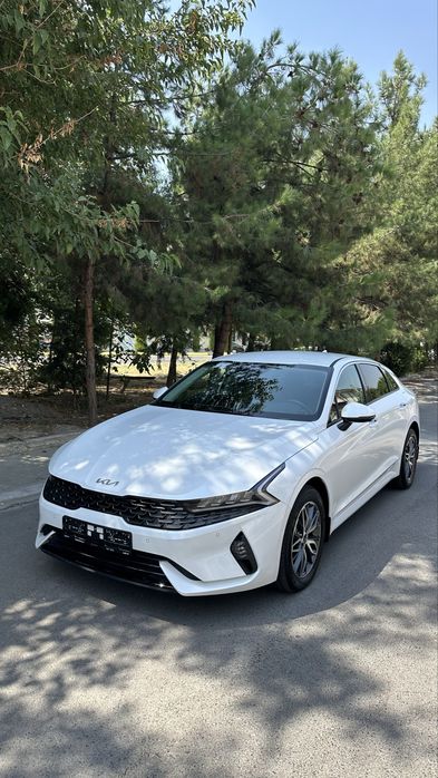 Kia k5 sotiladi