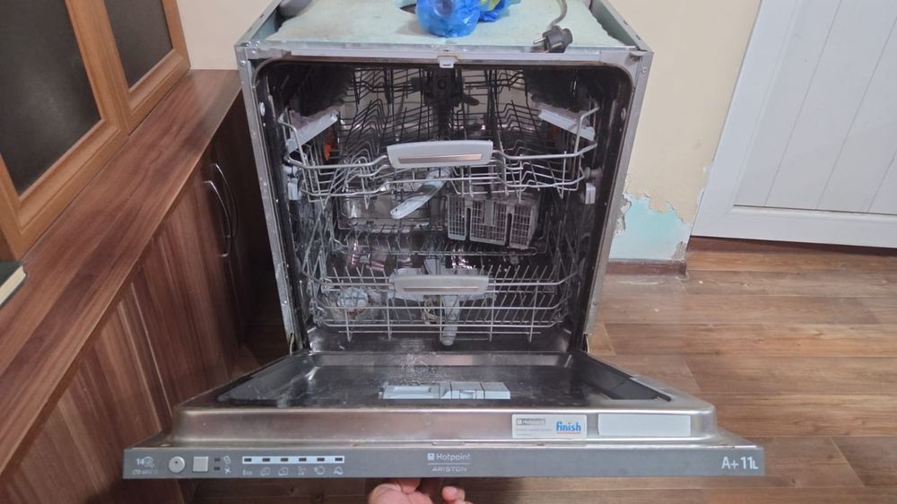 Посудомойка Hotpoint-Ariston LTB 6M019