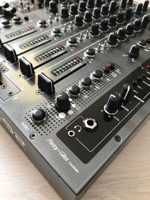 Allen & Heath Xone 92 - mixer analogic ca NOU