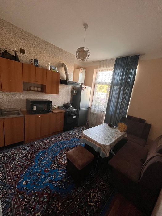 Kvartira sotiladi yevro remont shaharning eng qulay joyida joylashgan