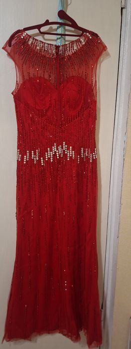 Продам платья нарядные