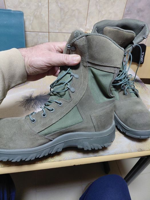 Vind ghete reebok militare noi