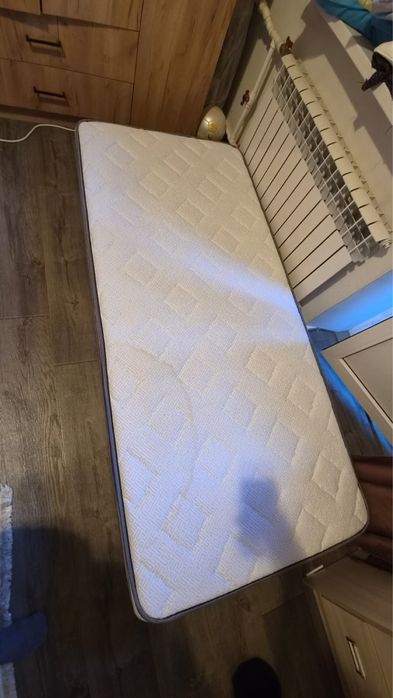 Продам матрас б/у