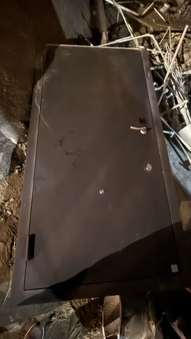 Входная железная дверь