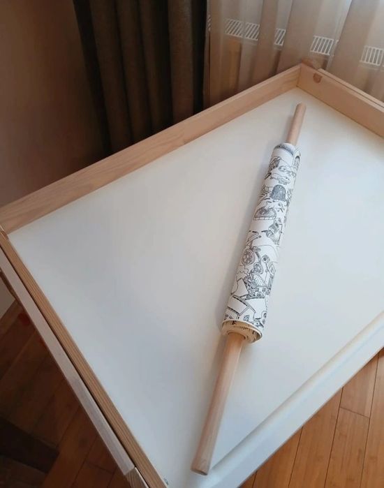 Birou reglabil pe inaltime  Ikea FLISAT pentru copii