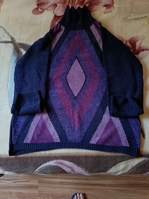 Свитер очень красивый на осень и зиму