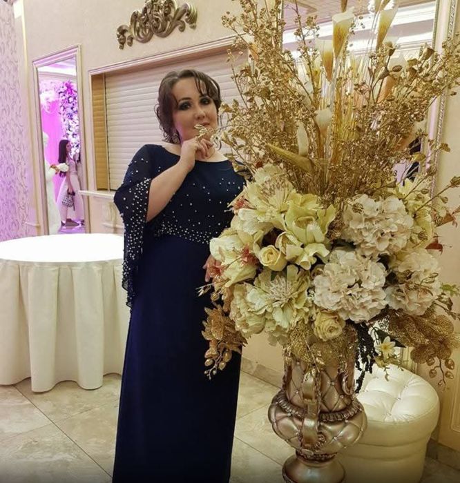 Продам новое вечернее платье.