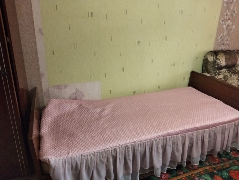 Отдам за шеколадку мебель самовывоз