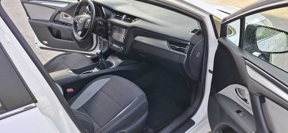Toyota avensis 2017
