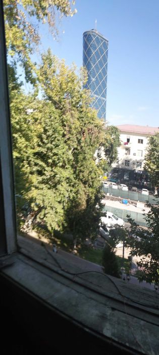 3х комнатная центр Шота Руставели, аския базар