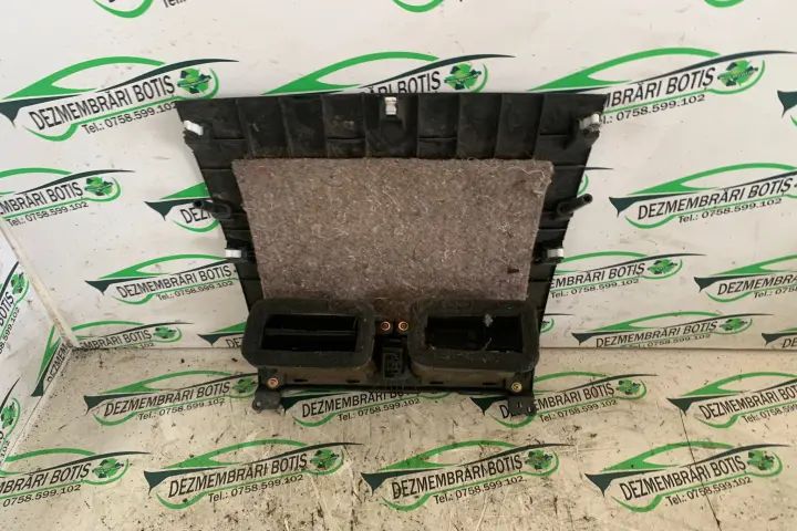 Consola centrala bord Mazda 3 1.6 MT (105 hp)