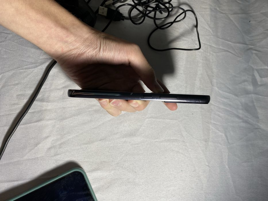 Продам Samsung S22 5G