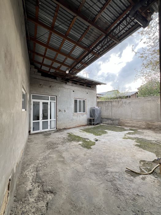 Продается Двор, с отдельным Гаражом под бизнес, или Бокс