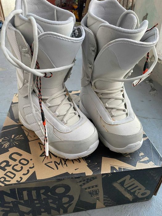 Boots Snowboard Nitro, marime 37