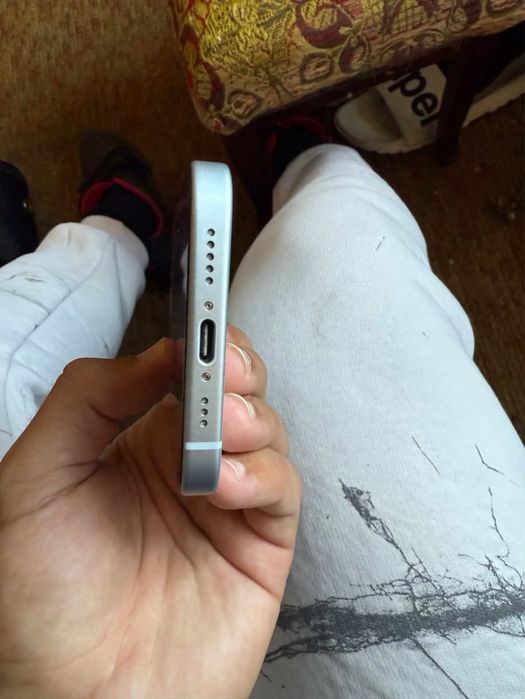 Здравейте продавам Iphone 15 white