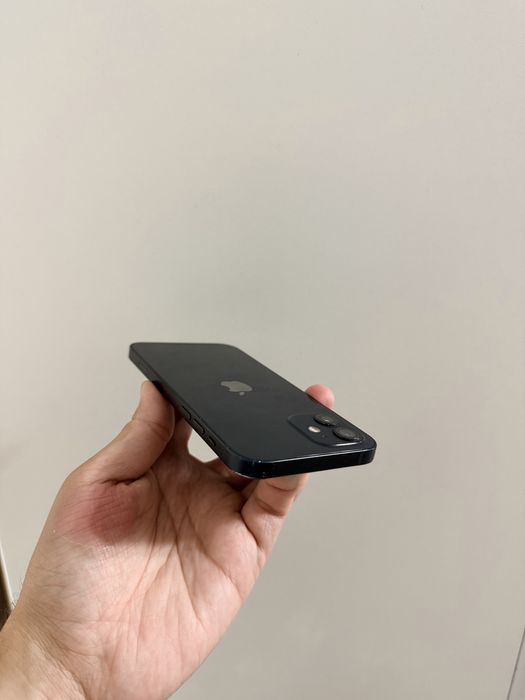 iPhone 12/64Gb - В хорошем состоянии