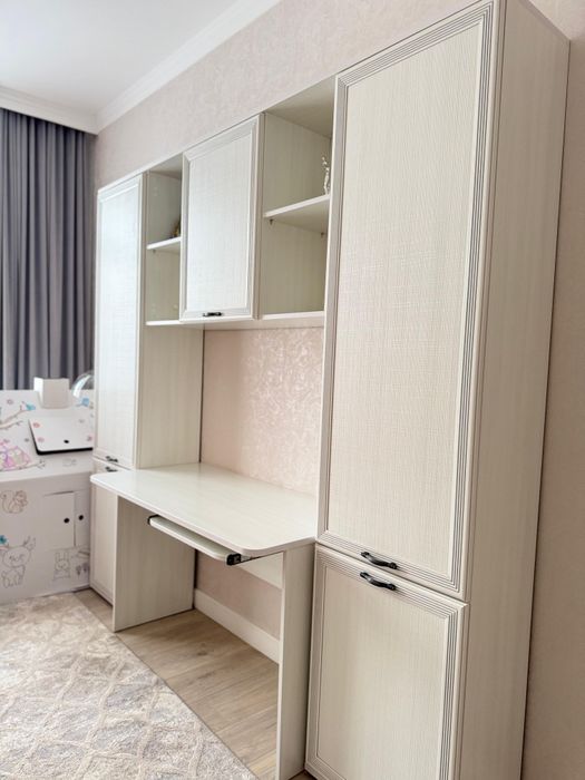 Продам шкаф со столом