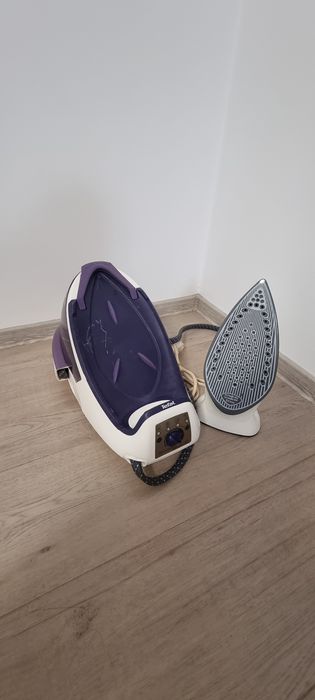 Statie de calcat cu abur Tefal