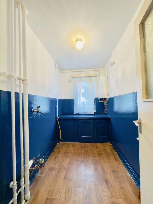 Apartament de vanzare cu 2 camere in zona Florilor ,et 1/4 Ale.Mimozei