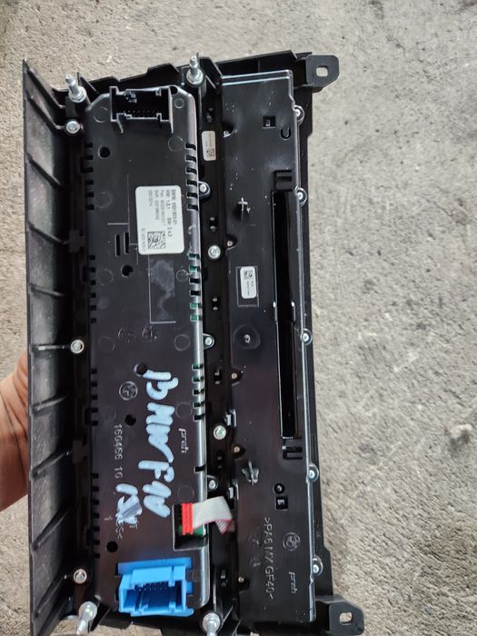 Управление за мултимедия и климатик за BMW