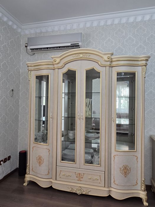 Мебель сервант сатылады