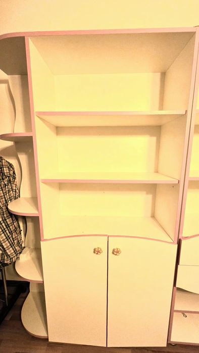 Set dormitor copii complet, 7 piese, alb & roz – stare impecabilă,