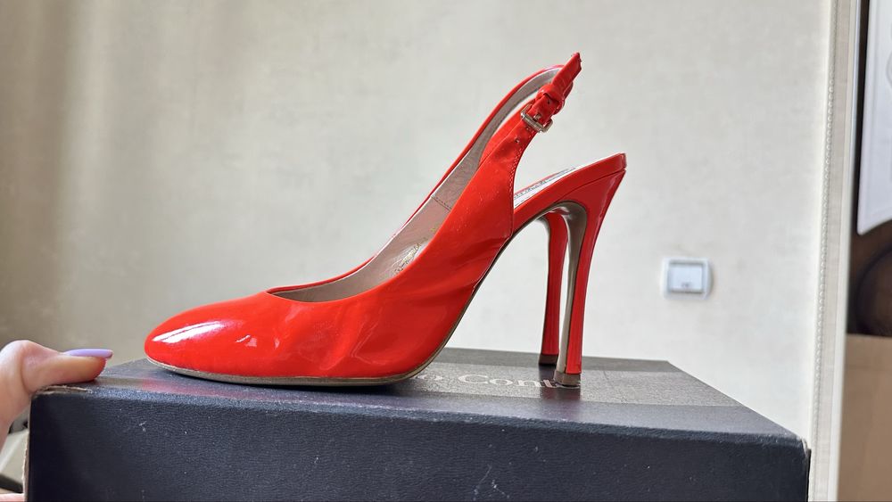 Брендовые босоножки 39