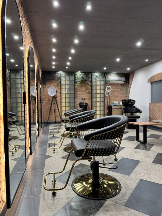 Disponibile chirie locuri coafeza /frizer /cosmetica/ barber