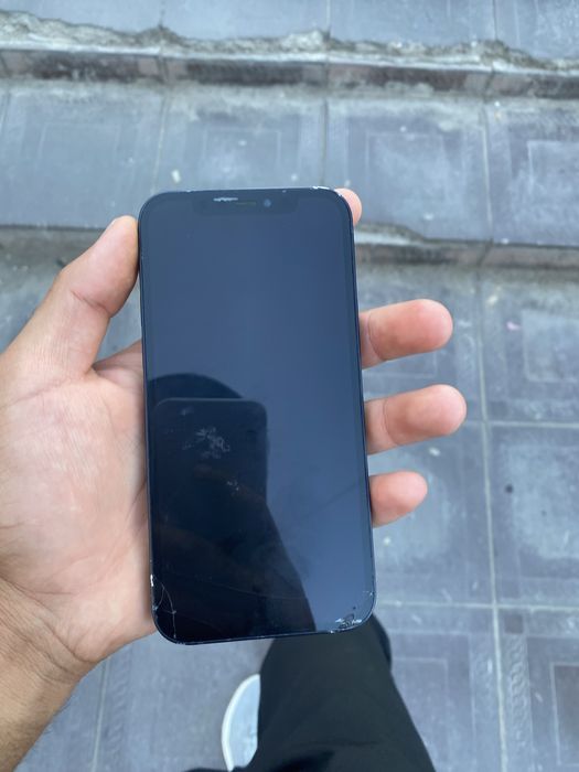 Iphone 12.