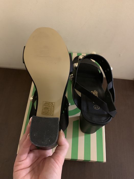 НОВИ сандали VERDE