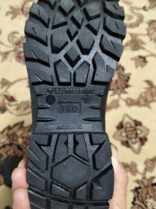 Продам зимние берцы