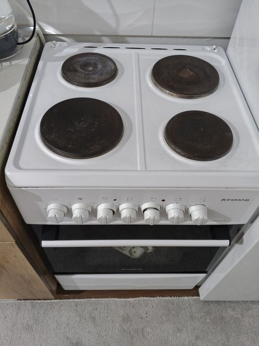 Elektr gaz sotiladi hamma joyi ishlidi s