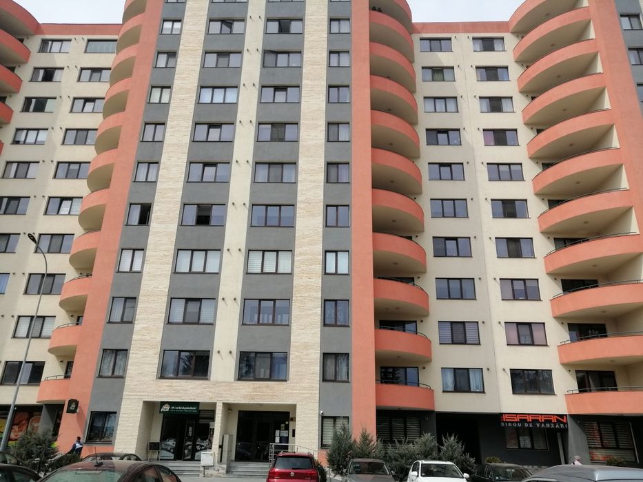 Parcare interioara isaran 13 Decembrie